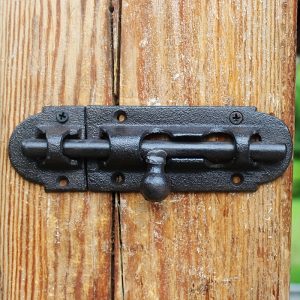 Cast Iron Door Latch with Mortise and Tenon Design for Wooden Gates and Fences - 19.47.63 inch Long, 6cm2.36 inch Wide, 3cm1.18 inch Screw